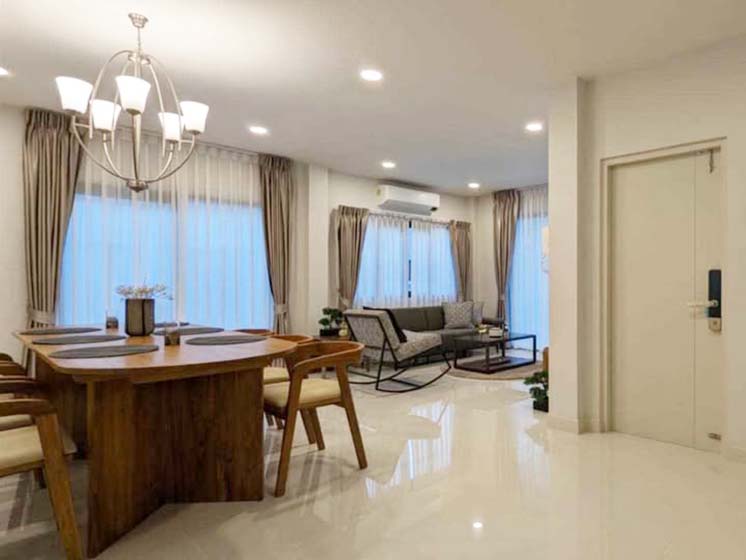 House with Shared Pool for rent in Bangnatrad